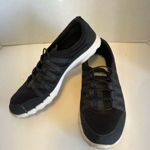 Skechers on the go size 8